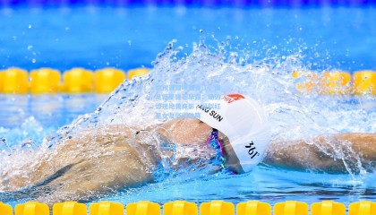 mksports|世预赛双响耀香江，国足新星锋芒毕露；场边惊现绝美身影，疑似红星女友低调助阵