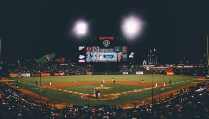 mk体育-抢七大战惊心动魄，王皓逆转夺冠创历史